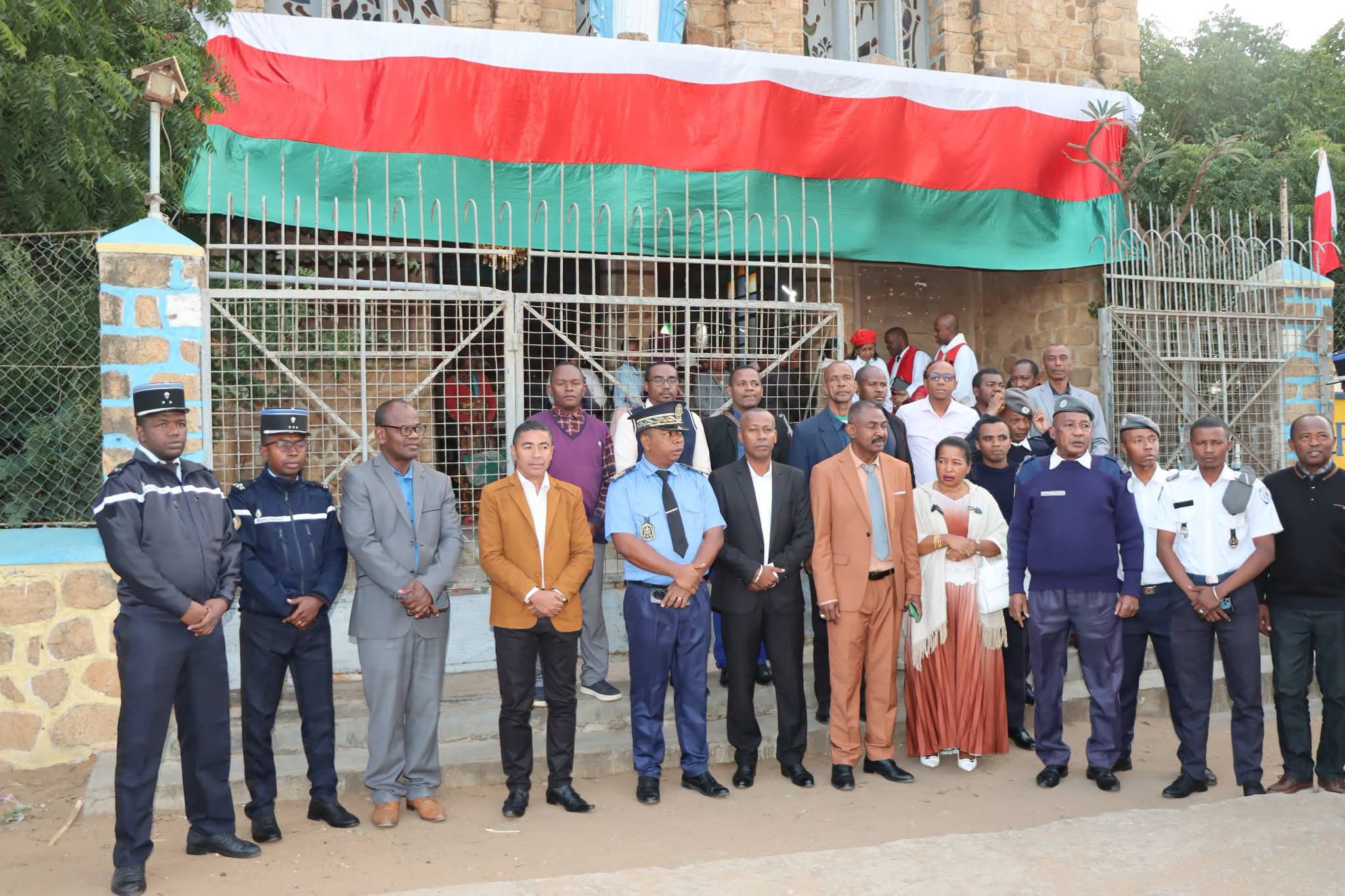 Ambovombe 21jiona 2026-Vavaka FIRAISAMPINOANA fankalazana ny 66 taona niverenan'ny fahaleovantena. Malagasy   FARITRA ANDROY 🇲🇬